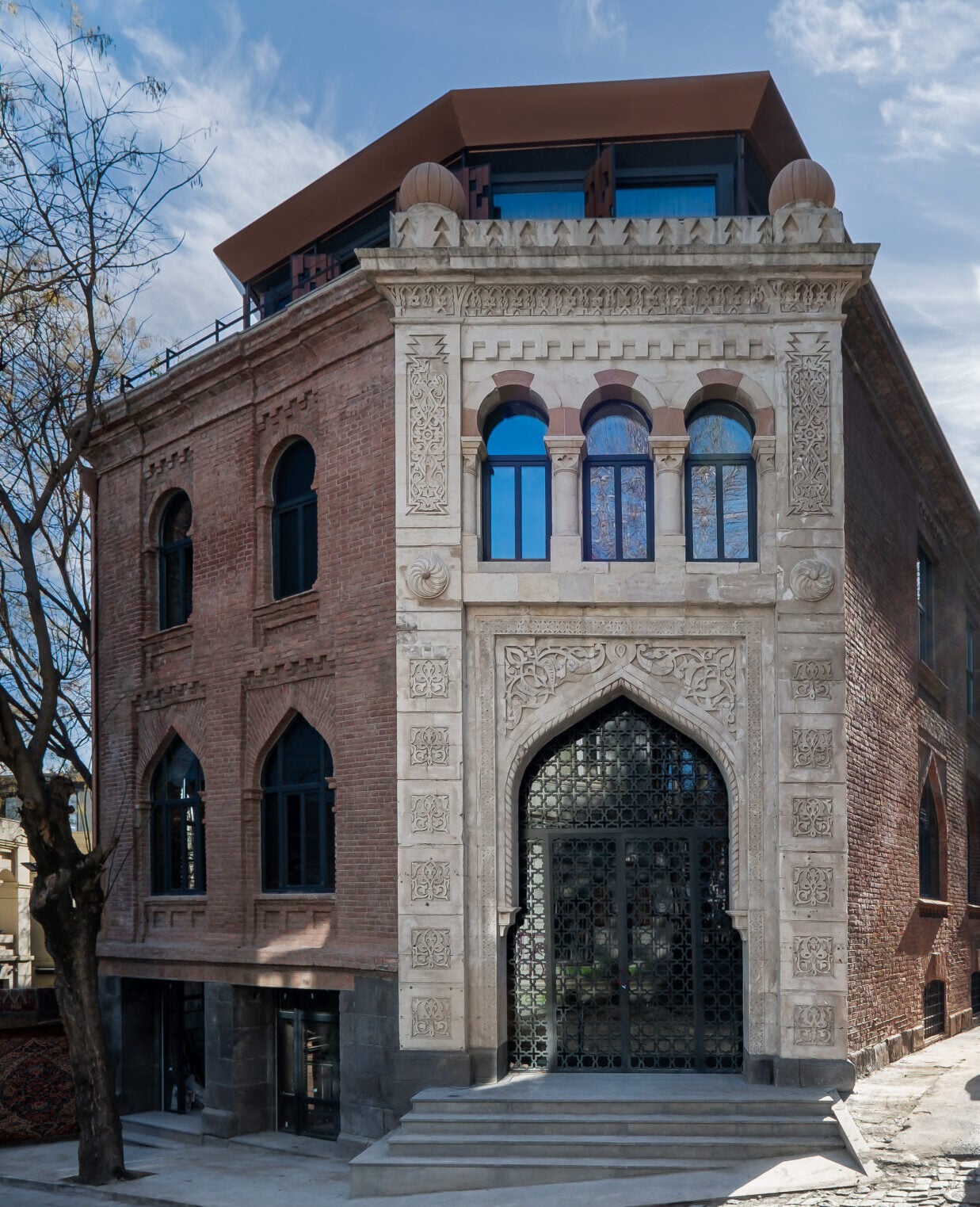 Qarvasla Hotel, Тбилиси